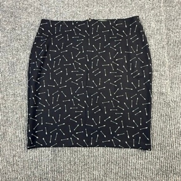 Maison Jules Dresses & Skirts - Maison Jules Womens Black White Arrow Print Pencil Skirt Size L HO15 s/40055